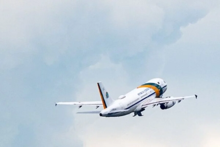 Voo da FAB reuniu Motta, Gleisi, Lindbergh, Gilmar e Messias