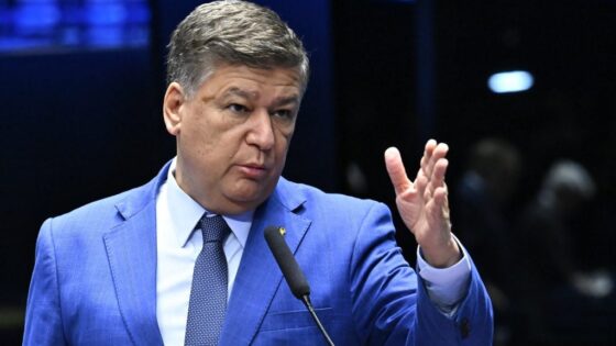 Viana busca assinaturas para prorrogar CPMI do INSS