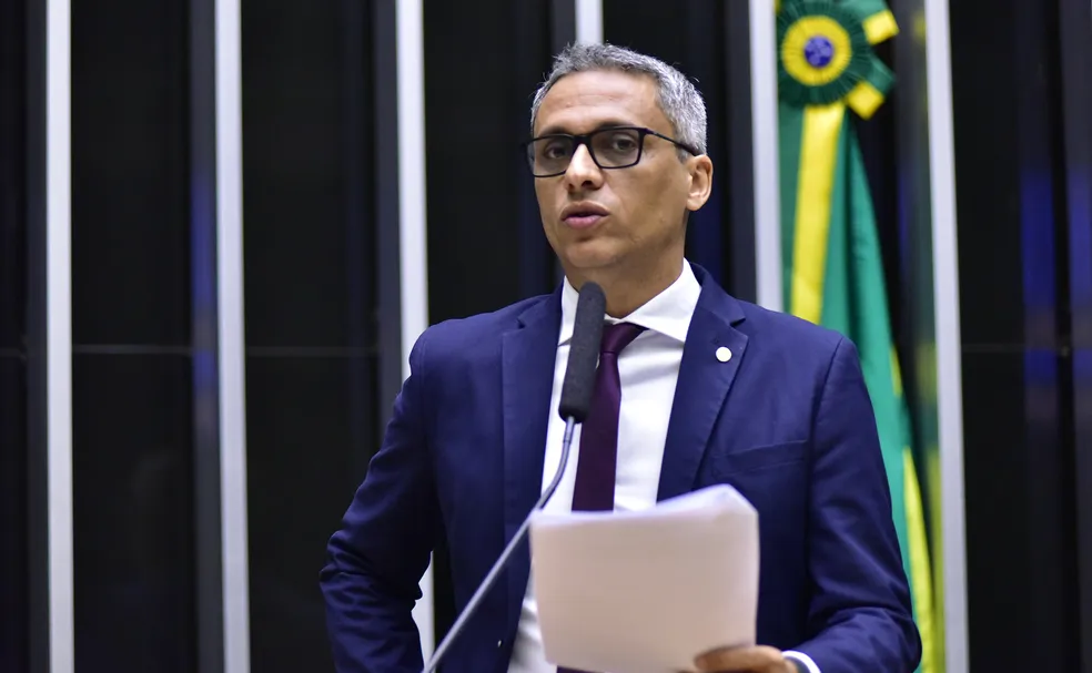 Gayer: Esquerda quer que direita pare de falar nas redes