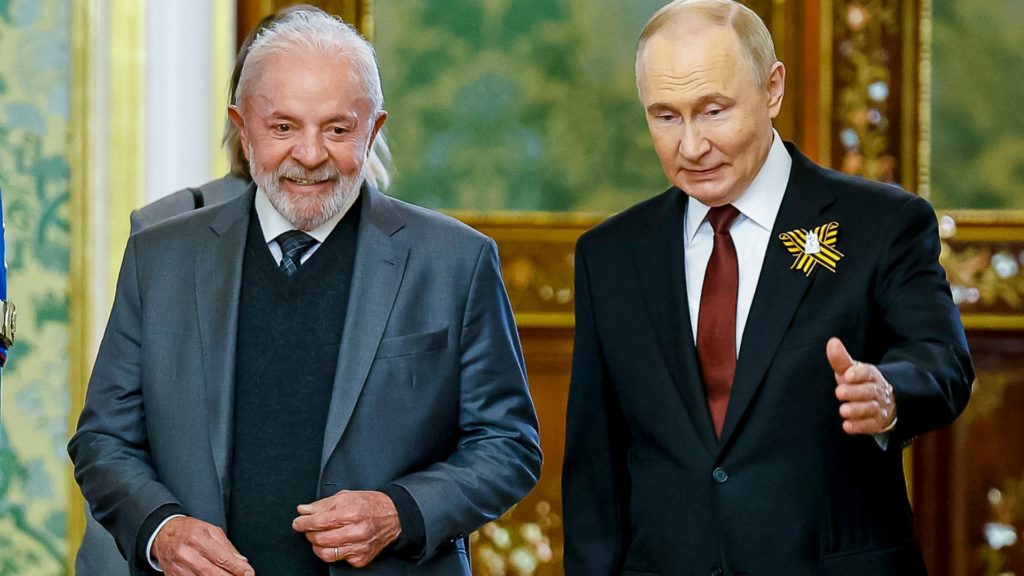 Putin informa Lula que enviará delegação a Brasília