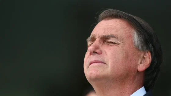 Carlos: Bolsonaro teve nova crise de vômitos na prisão