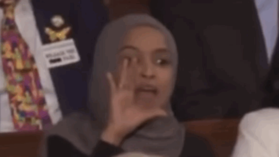 Deputada chama Trump de mentiroso no Estado da União