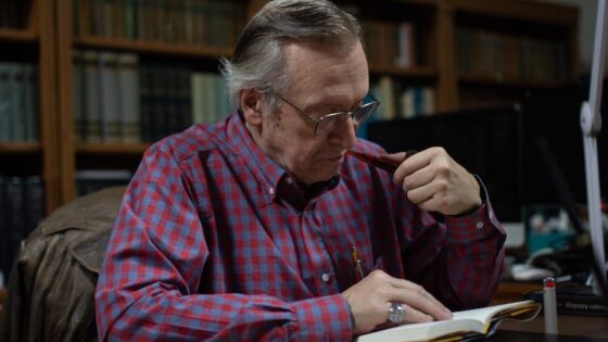 Esquerdistas comemoram morte de Olavo de Carvalho na web