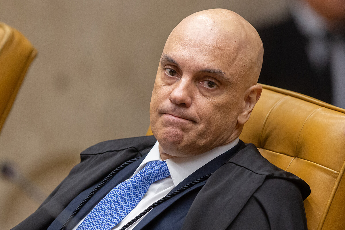 Alexandre de Moraes trocou celular antes de caso Vorcaro