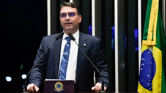 Flávio Bolsonaro discursa em conferência conservadora dos EUA