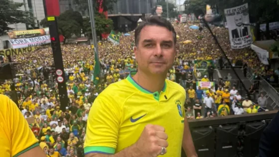 Flávio Bolsonaro lidera intenções de voto no Pará