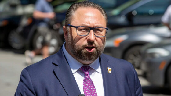 Aliado de Trump culpa Moraes por saúde de Bolsonaro