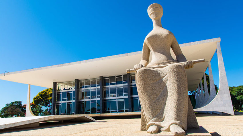 Tribunais estaduais e DF gastaram R$ 10,7 bi acima do teto em 2025