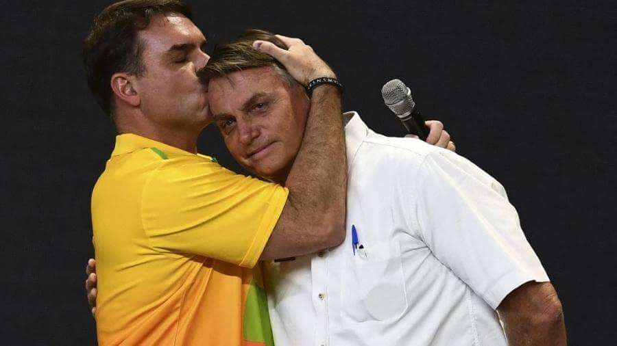Flávio comemora volta de Bolsonaro e agradece a Michelle e Tarcísio