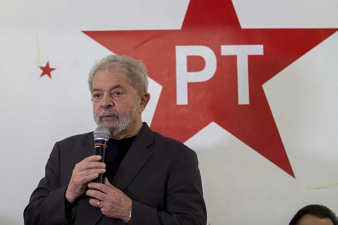 Lula e Okamotto enviaram R$ 870 mil a Lulinha