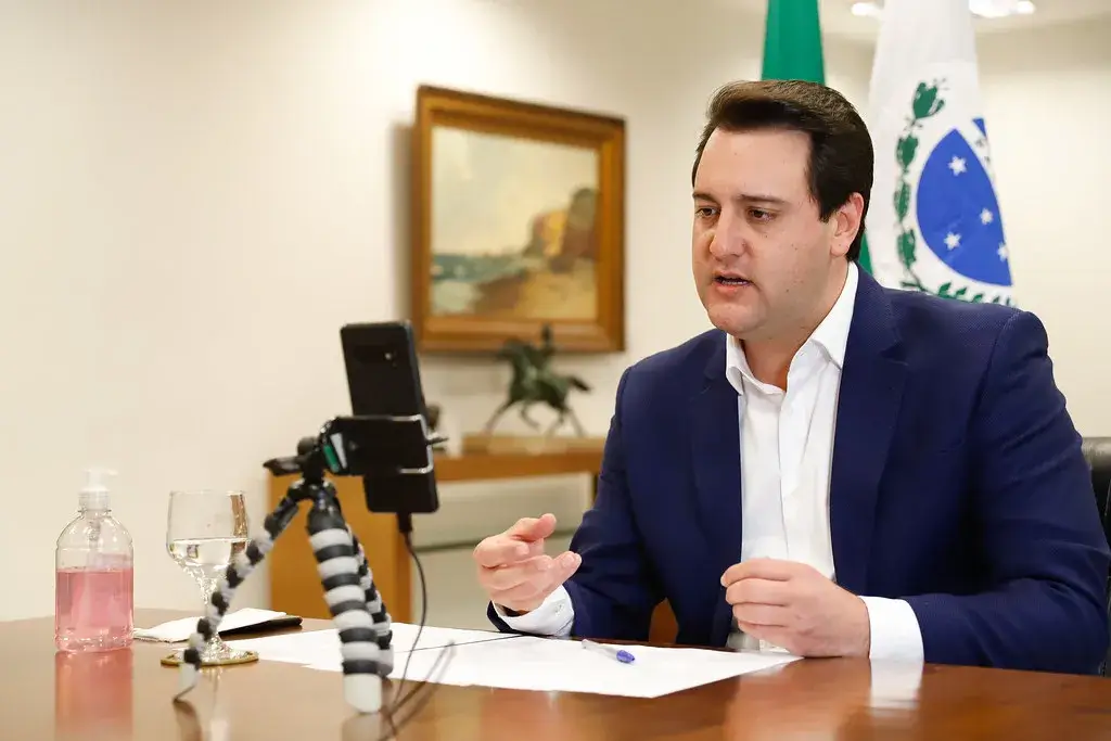 Ratinho Jr conclui mandato no PR e desiste da presidência
