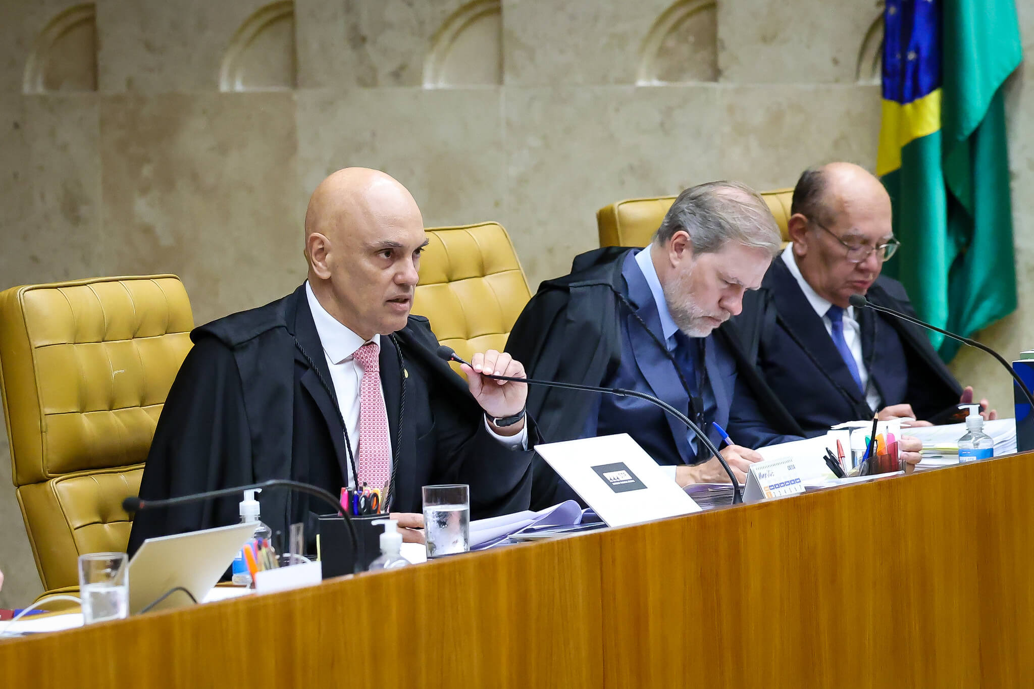 Vorcaro resiste a delatar juízes do STF