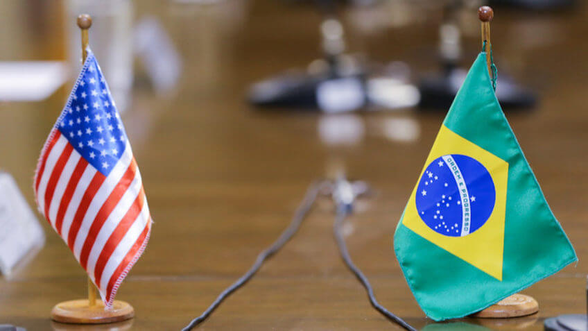 Relatório analisa ataque à liberdade de expressão no Brasil