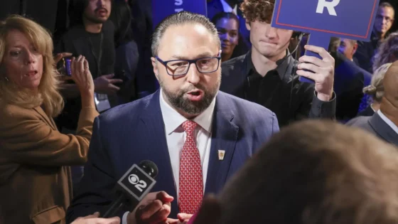 Aliado de Trump comemora encontro com Flávio Bolsonaro