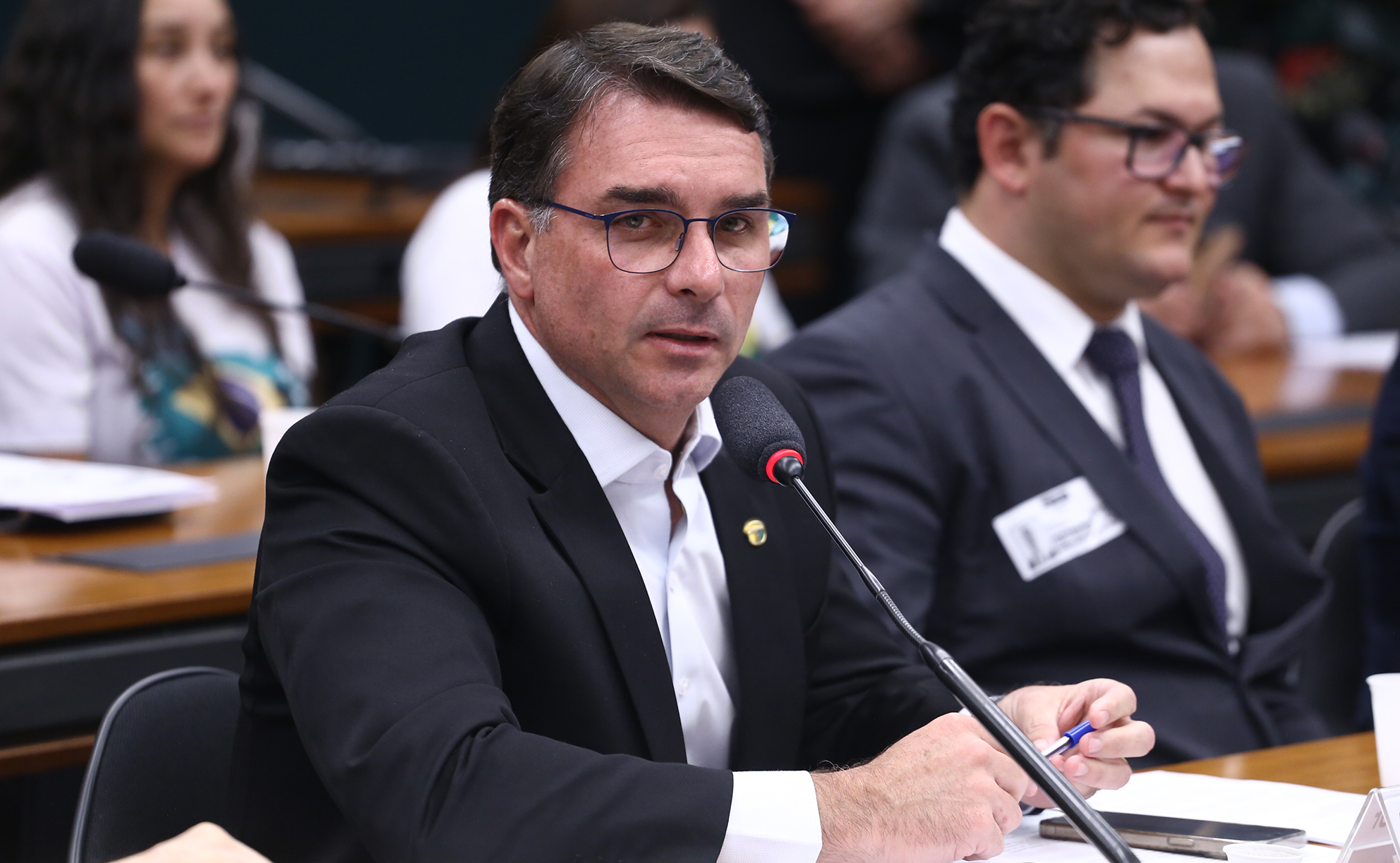 Flávio Bolsonaro diz ter vários nomes para indicar ao STF