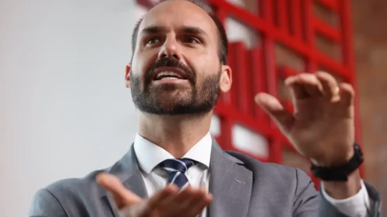 Eduardo Bolsonaro critica suposta condenação no STF