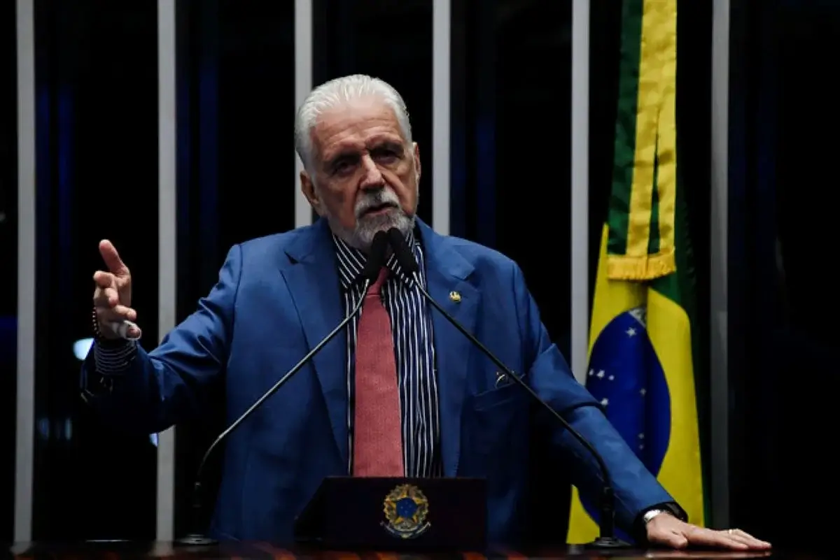 Jacques Wagner critica foto de dinheiro apreendido pela PF