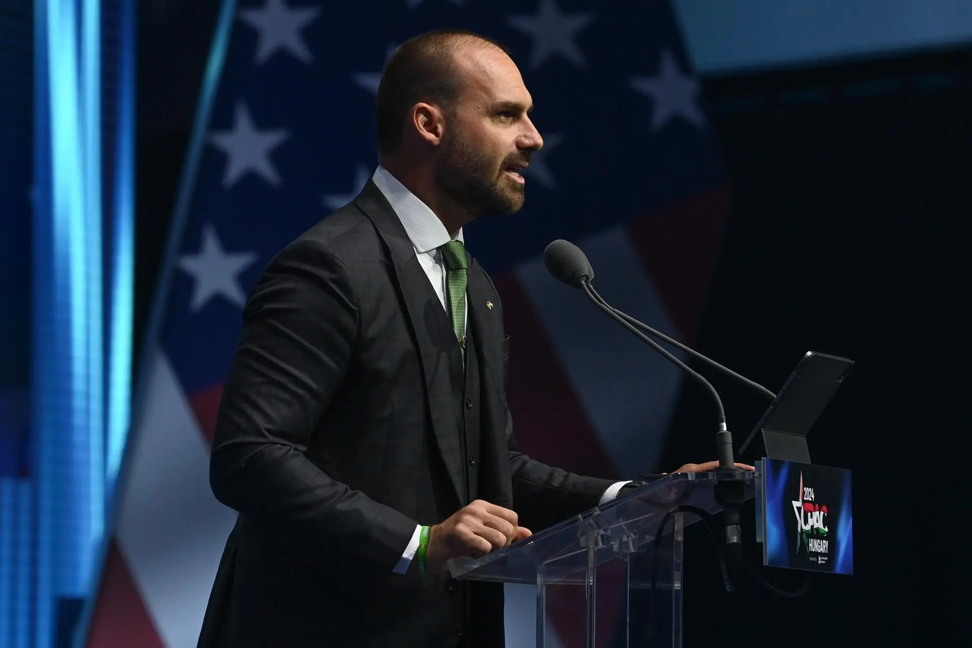 EUA concedem green card a Eduardo Bolsonaro