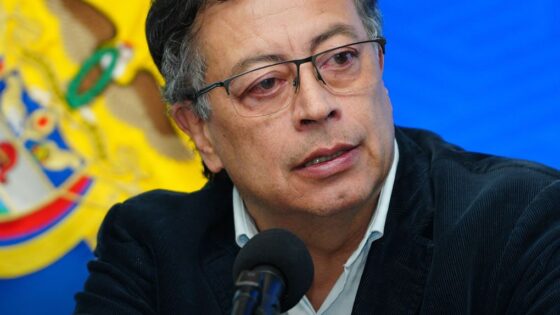 Petro proíbe posse de presidente eleito em base militar na Colômbia