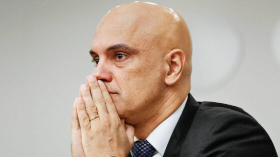 Moraes mantém Bolsonaro em prisão domiciliar para evitar tensão política