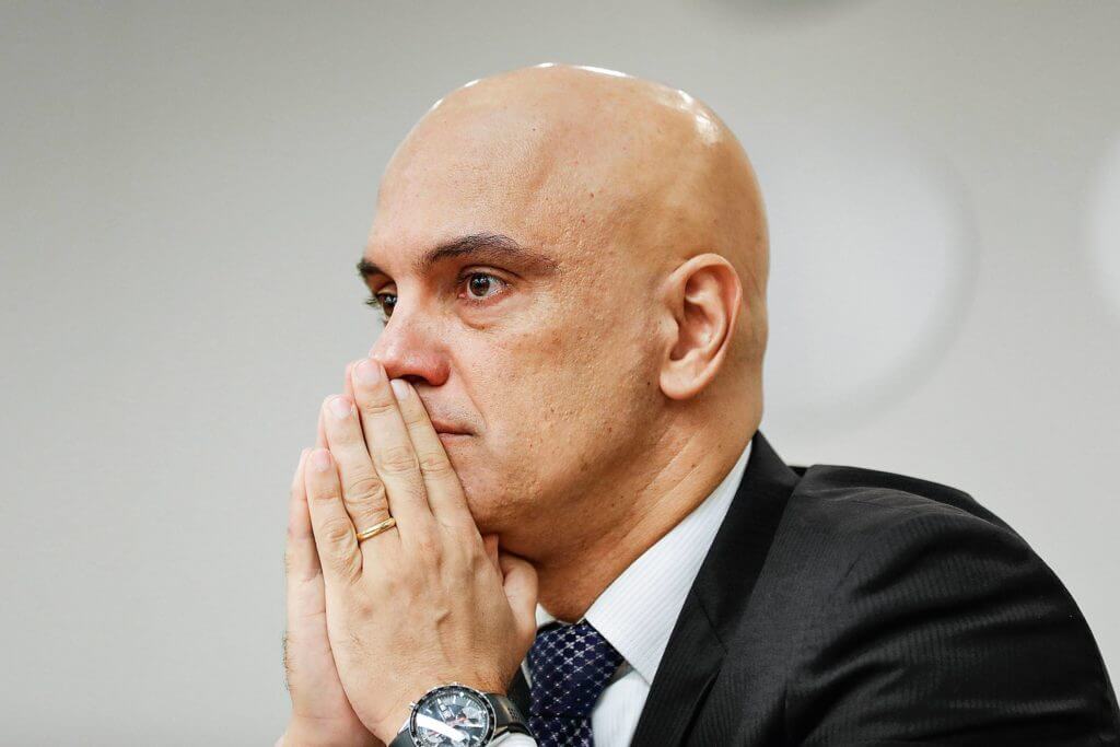 Moraes mantém Bolsonaro em prisão domiciliar para evitar tensão política