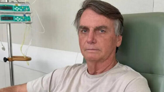 Moraes mantém Bolsonaro em prisão domiciliar e manda devolver armas