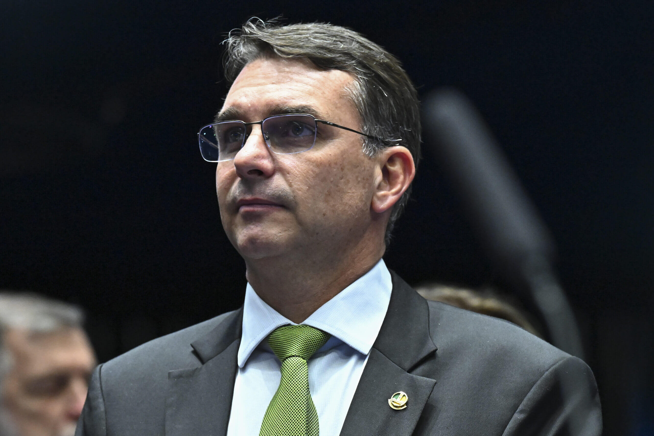Flávio Bolsonaro critica Moraes e defende anistia a condenados