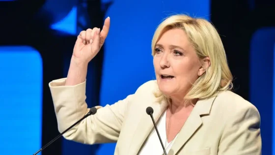 Le Pen confirma candidatura à Presidência da França em 2027