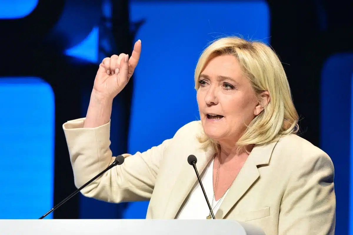 Le Pen confirma candidatura à Presidência da França em 2027