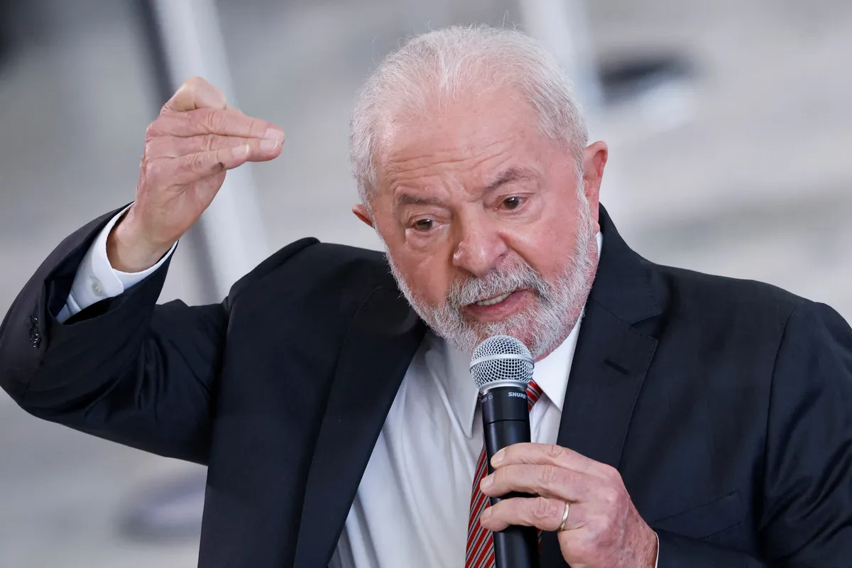 TSE dá 48h para Lula explicar propaganda