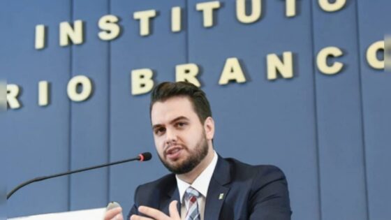 Agência dos EUA afirma que documento sobre Filipe Martins é falso