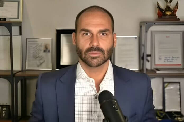 Eduardo Bolsonaro elogia Alfredo Gaspar para vice de Flávio