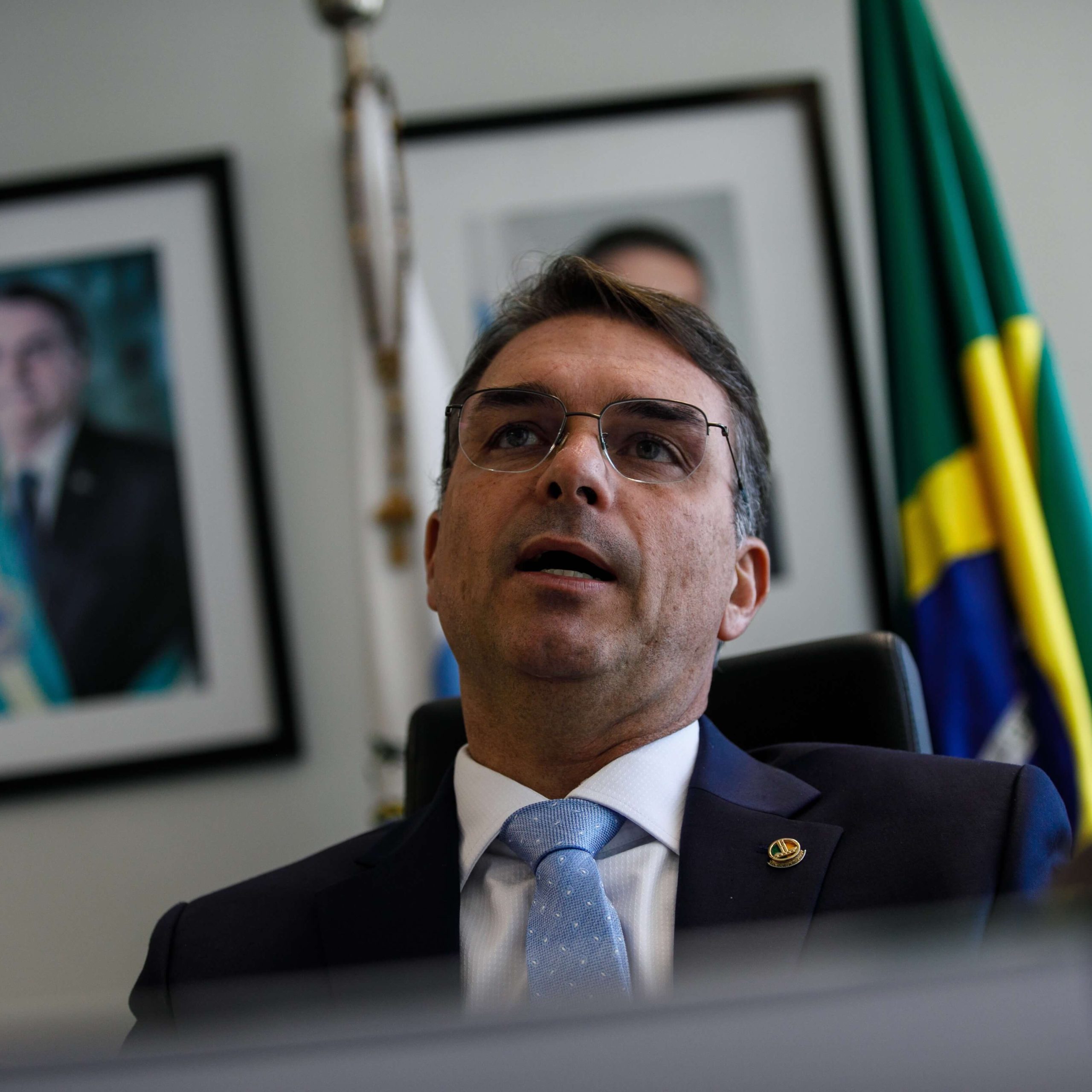 Flávio Bolsonaro fake news Nossa Senhora: MPE acionado