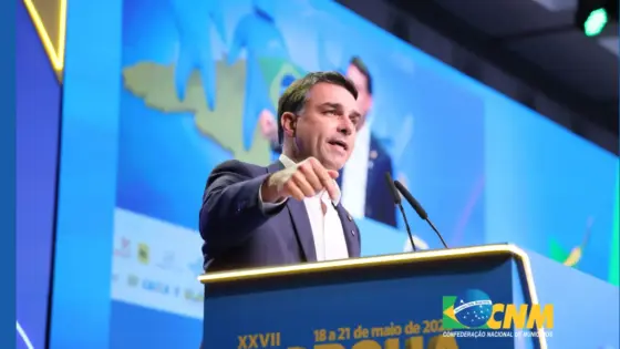 Flávio Bolsonaro e STF: indicação de ministros antiaborto