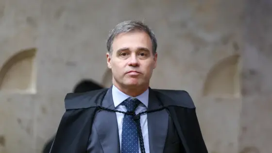 André Mendonça do STF agradece orações em meio à crise