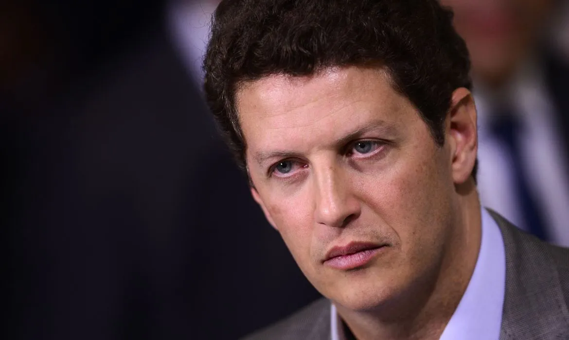Ricardo Salles desiste do Senado e apoia Derrite e Prado