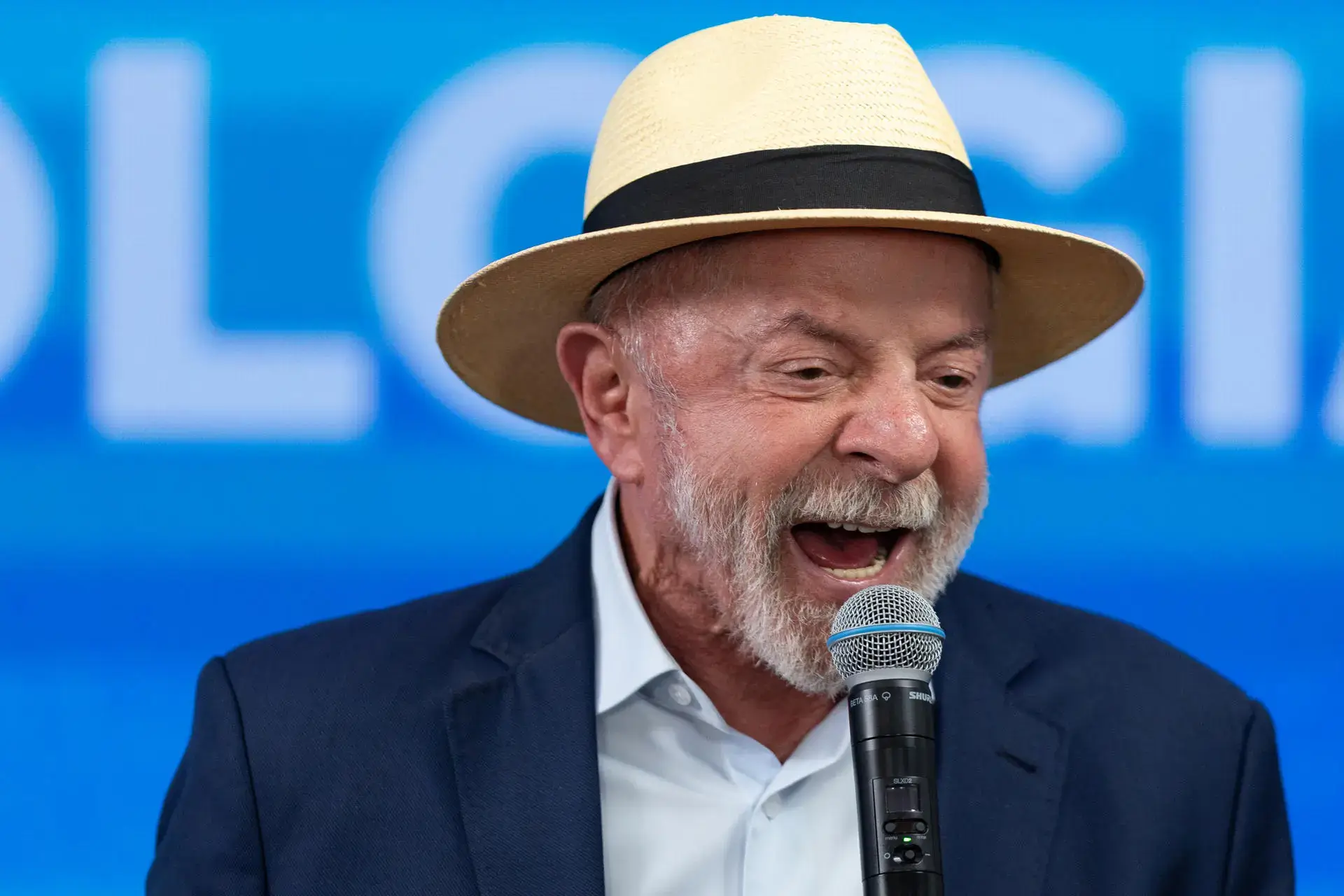 Ministério da Cultura faz campanha de Lula em grupos oficiais