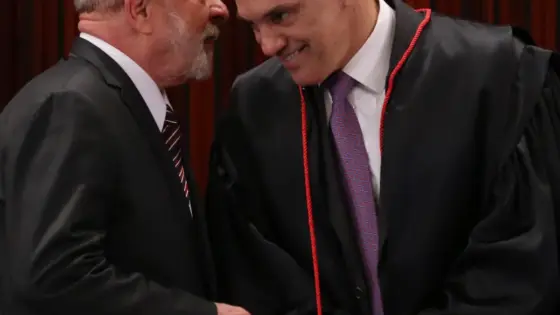 Lula defende Moraes e critica Flávio Bolsonaro