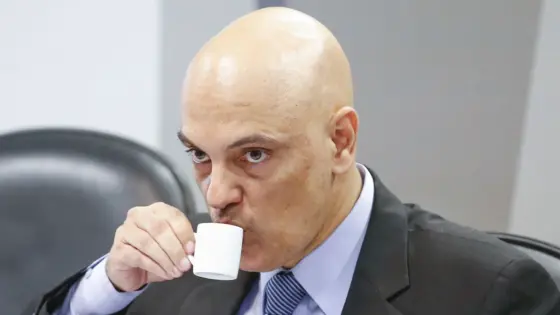 Mentiras de Alexandre de Moraes constrangem aliados