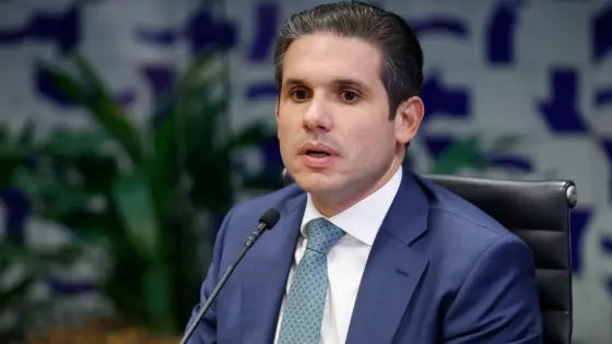 Grupo de WhatsApp conecta Vorcaro e Faria a Motta e Ciro Nogueira