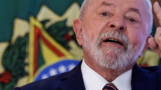 Lula avalia João Santana para campanha no 2º turno