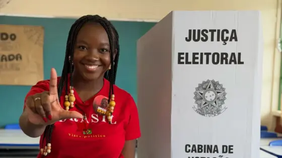 Ana Elisa admite autoria de tweets polêmicos